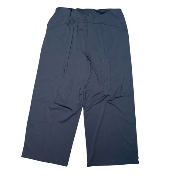 Old Navy Plus Size Wide Leg Activewear - Picture 3 of 11